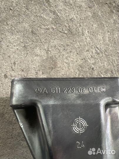 Кранштейн двигателя A6112230804 Mercedes