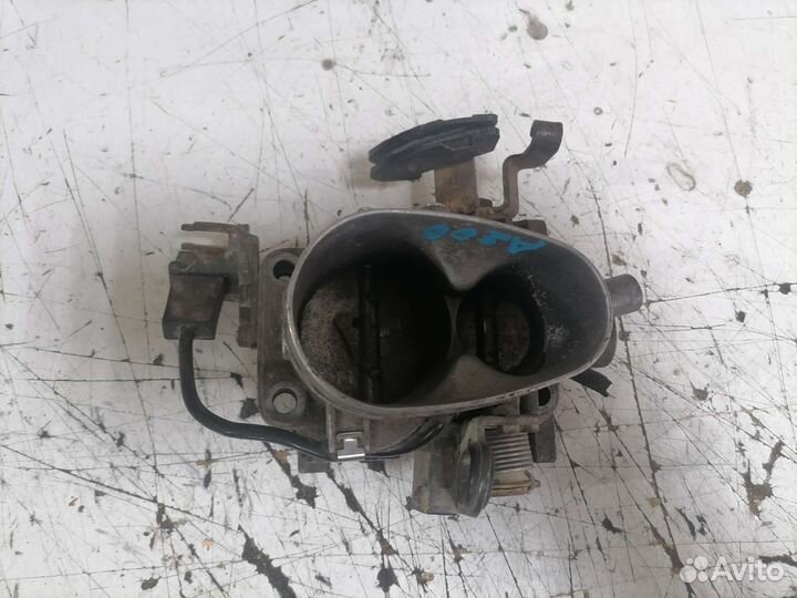 Дроссельная заслонка Audi 100