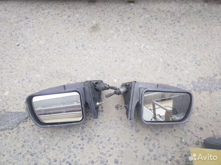 Зеркало заднего вида