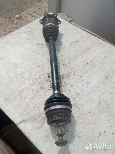 Привод лев. перед. Audi A4