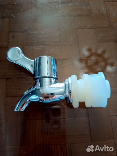 Краник - диспенсер для банки