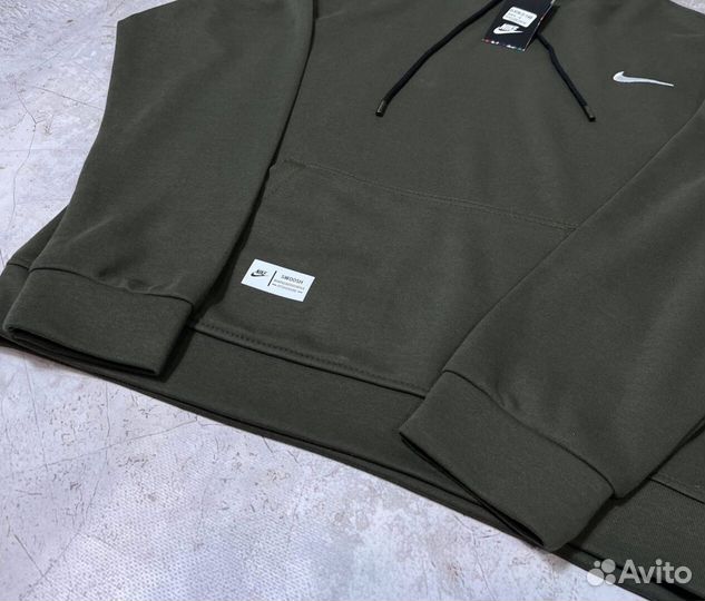 Спортивные костюмы Nike