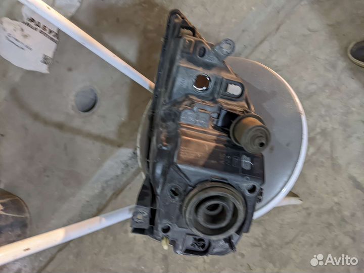 Рено логан 1 ф2. Фара передня правая оригинал