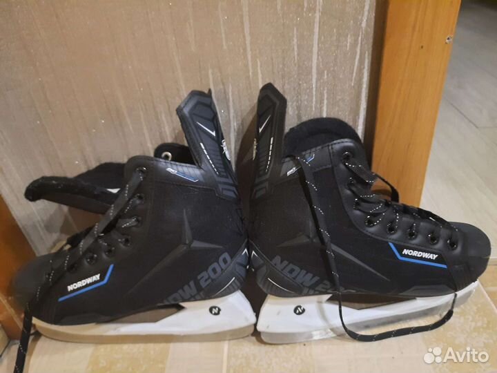 Коньки хоккейные 40 размер