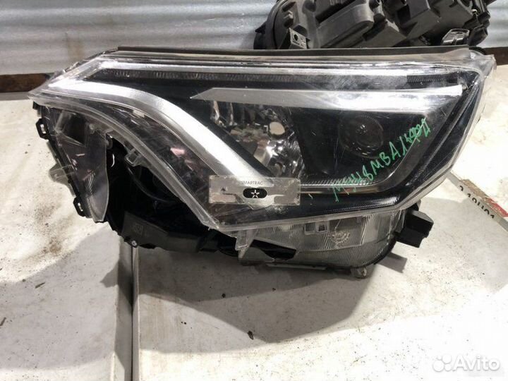 Фара на запчасти Toyota Rav4 2016