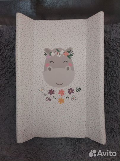 Пеленальный столик