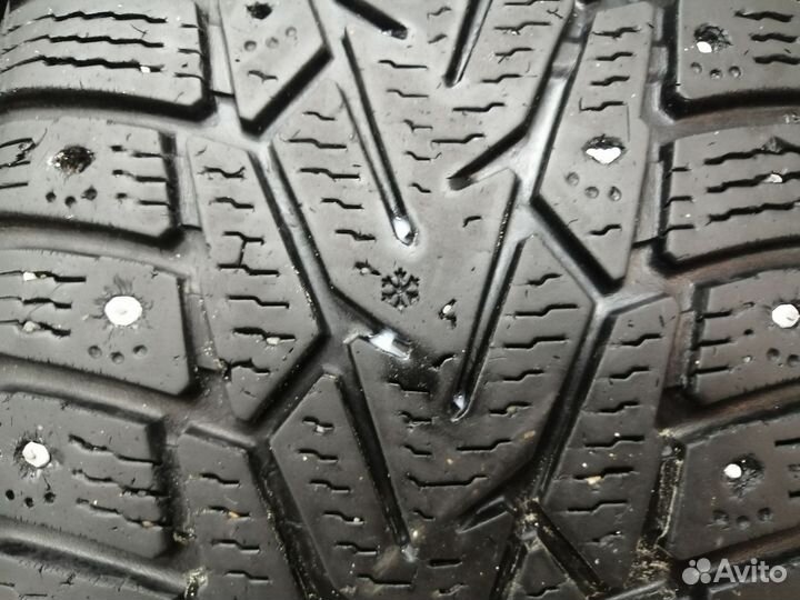 Nokian Tyres Hakkapeliitta 7 215/65 R16