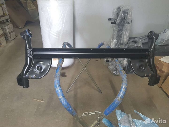 Балка задняя Logan 04- 555114695R