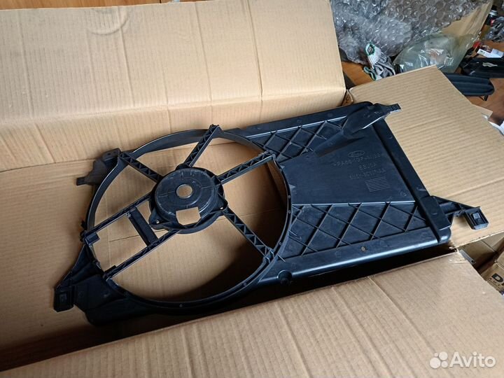 Диффузор охлаждения Ford Focus