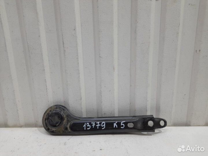 Кронштейн задней балки (левый) Kia K5 Dl3 DL3 G4KN