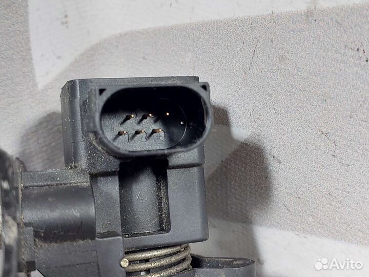 Датчик педали газа Mercedes W210