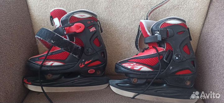 Коньки хоккейные детские