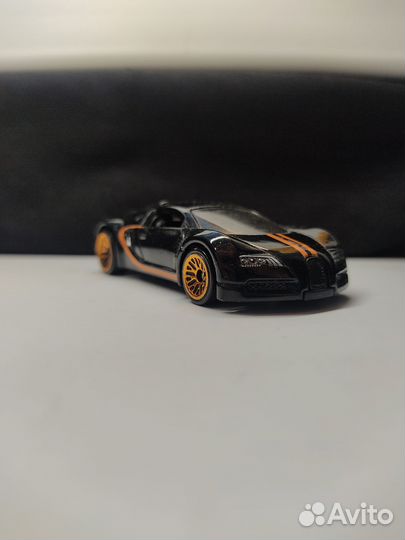 Модель Hot wheels