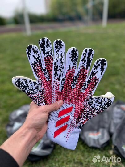 Вратарские перчатки Adidas Predator Pro