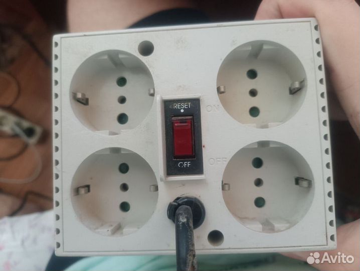 Стабилизатор напряжения Powercom TCA-2000