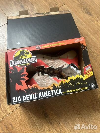 Кроссовки Reebok Jurassic Park р. 40