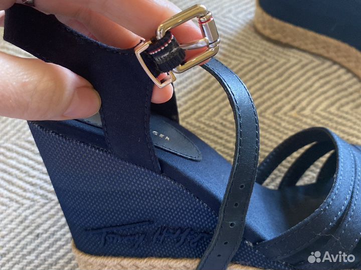 Босоножки новые 36