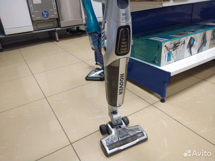 Вертикальный пылесос hoover