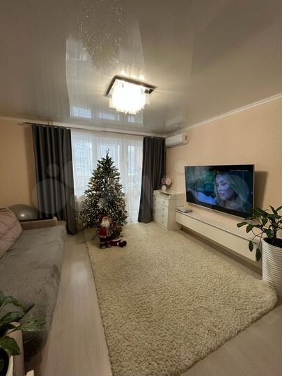 1-к. квартира, 42 м², 2/10 эт.