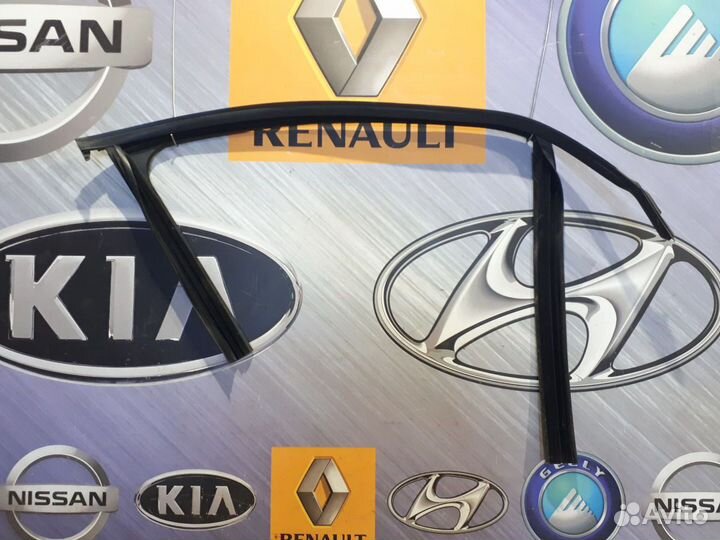 Уплотнитель перед проема стекла двери LADA xray Пр
