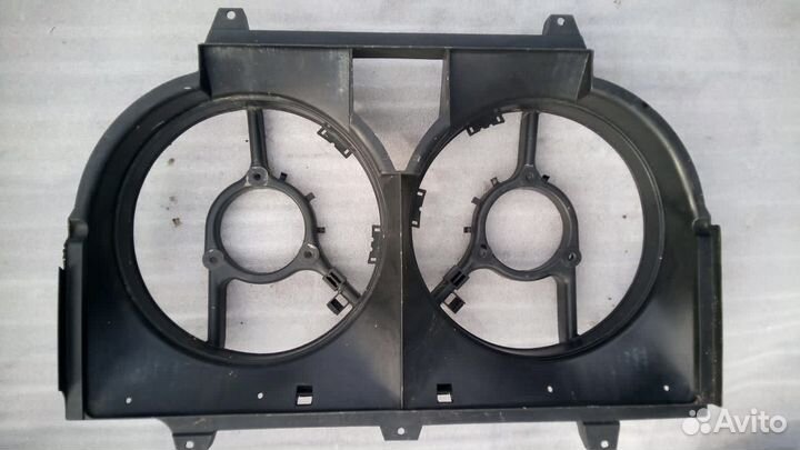 Nissan Serena C23 диффузор вентилятора