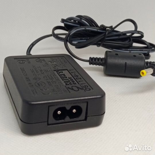 Зарядка для АКБ Sony BC-CSN