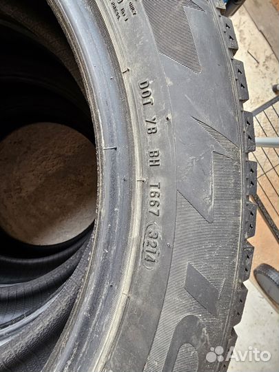 Pirelli Ice Zero 215/55 R18 99