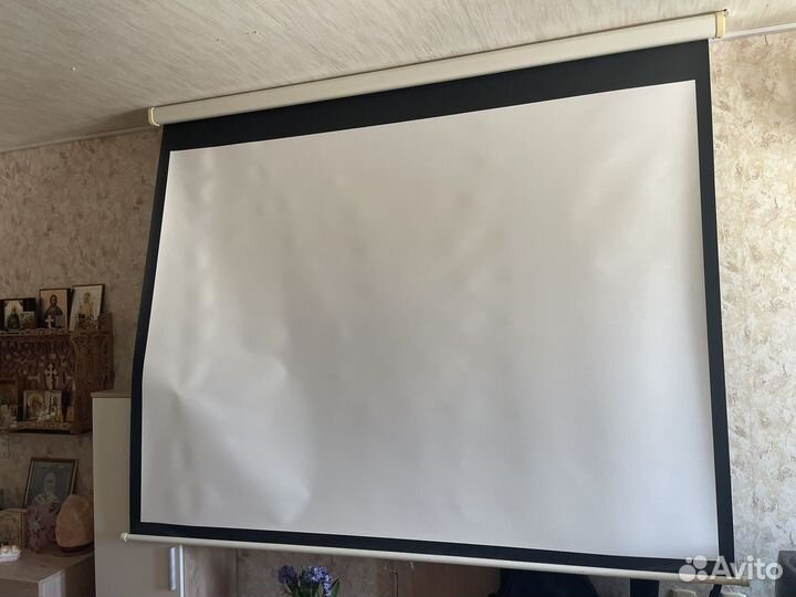 Hitachi CP-X275 проектор с экраном