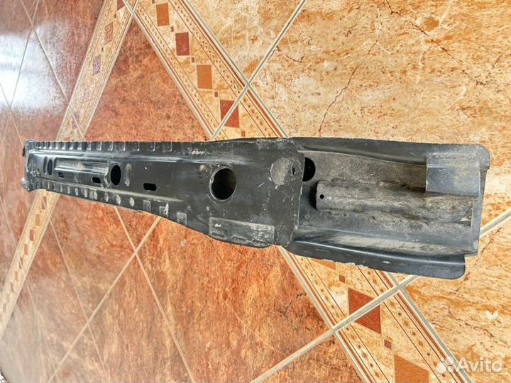 Усилитель бампера задний Bmw 5 F10 N52B30AF 2011