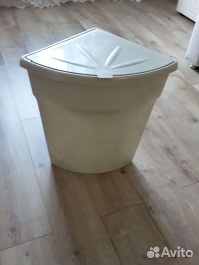 Корзина для белья угловая