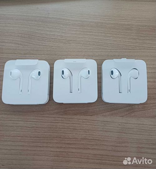 Наушники Apple EarPods lightning