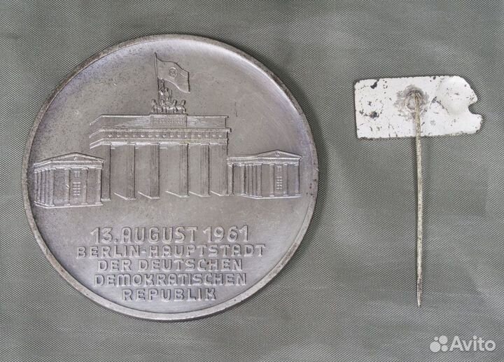 Медаль настольная и фрачник Защита рабочих и крест