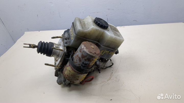 Цилиндр тормозной главный Lexus LX, 2000