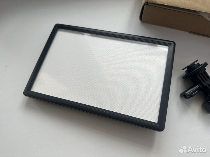 Светодиодная лампа Viltrox L116T для видеосъемки