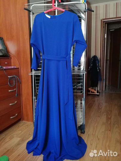 Очень красивое платье длинное туфли