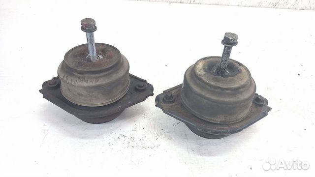 Опора двигателя Mercedes W251 R350 642