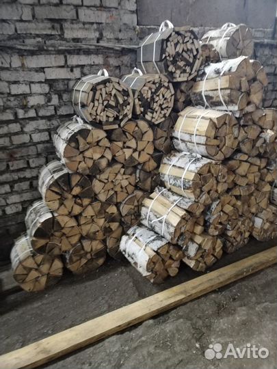 Дрова в вязанках