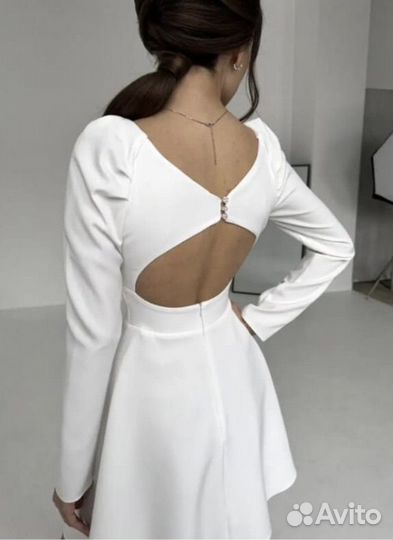 Белое вечернее платье