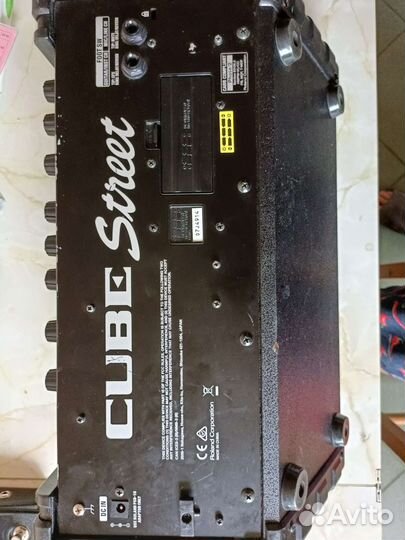 Roland Cube Street комбоусилитель на батарейках