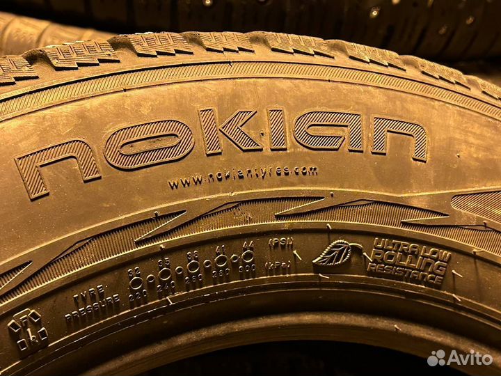 Nokian Tyres Hakkapeliitta R2 SUV 215/65 R17 103R