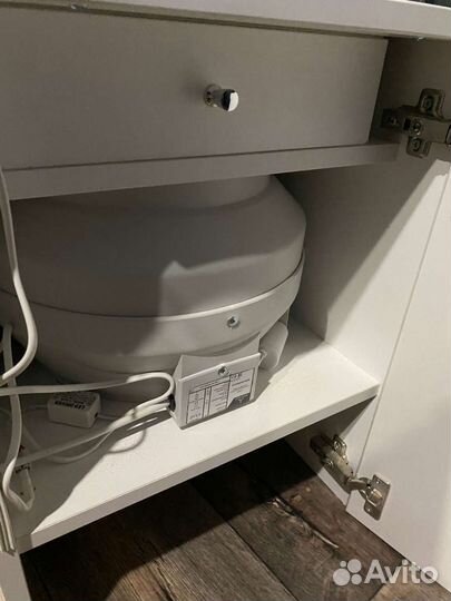 Напольный пылесос для маникюра и педикюра