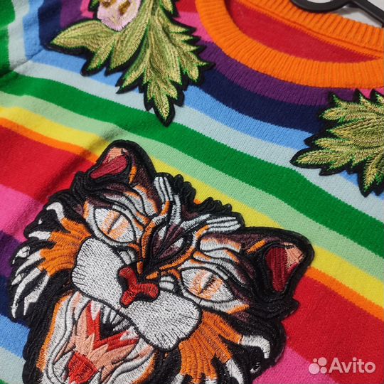 Свитер BTS DNA