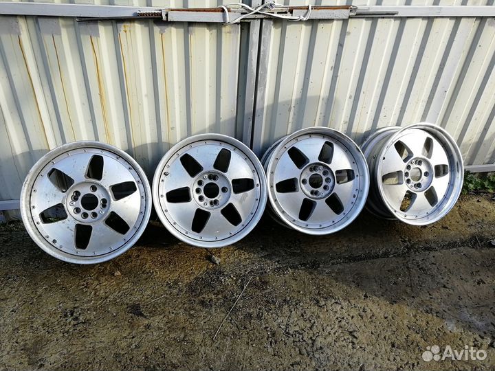 Автомобильные диски r18 90 на Mercedes (Mae)