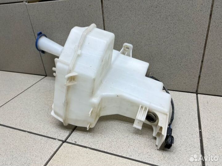 Бачок омывателя лобового стекла Hyundai Solaris