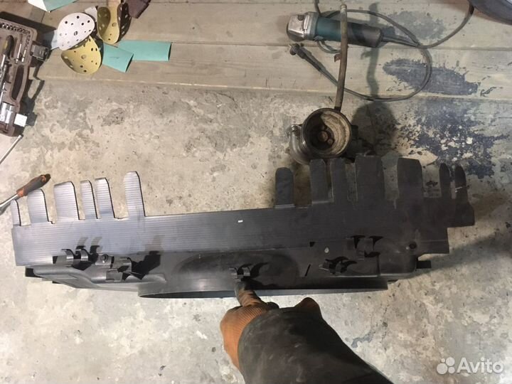 Диффузор радиатора. Mercedes w639