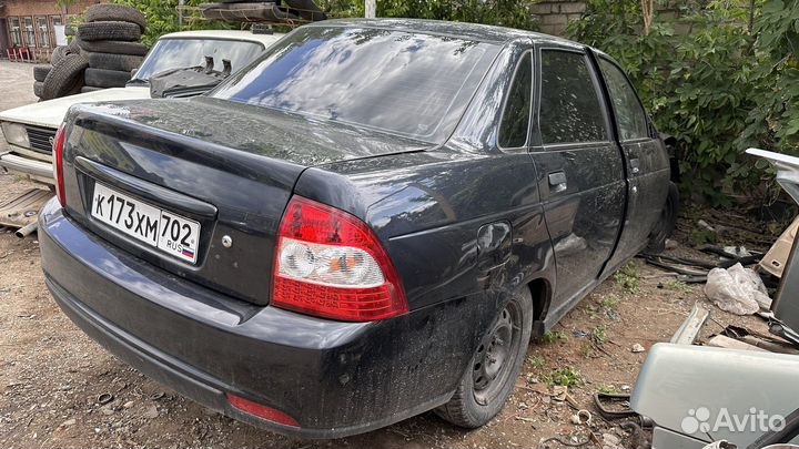 Лада приора в разборе