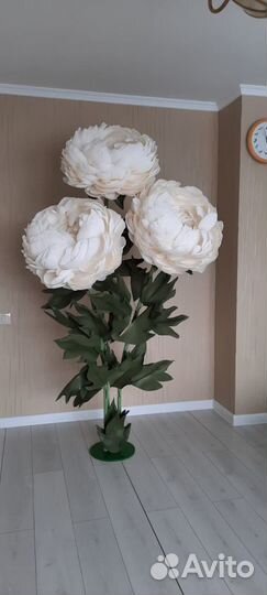 Букет из ростовых цветов, фотозона