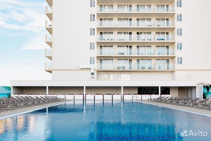 Спасатель в бассейн