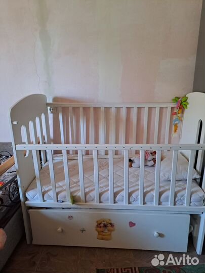 Кроватка трансформер с маятником и комодом