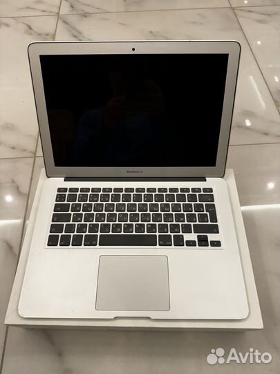 Apple macbook air 13,3